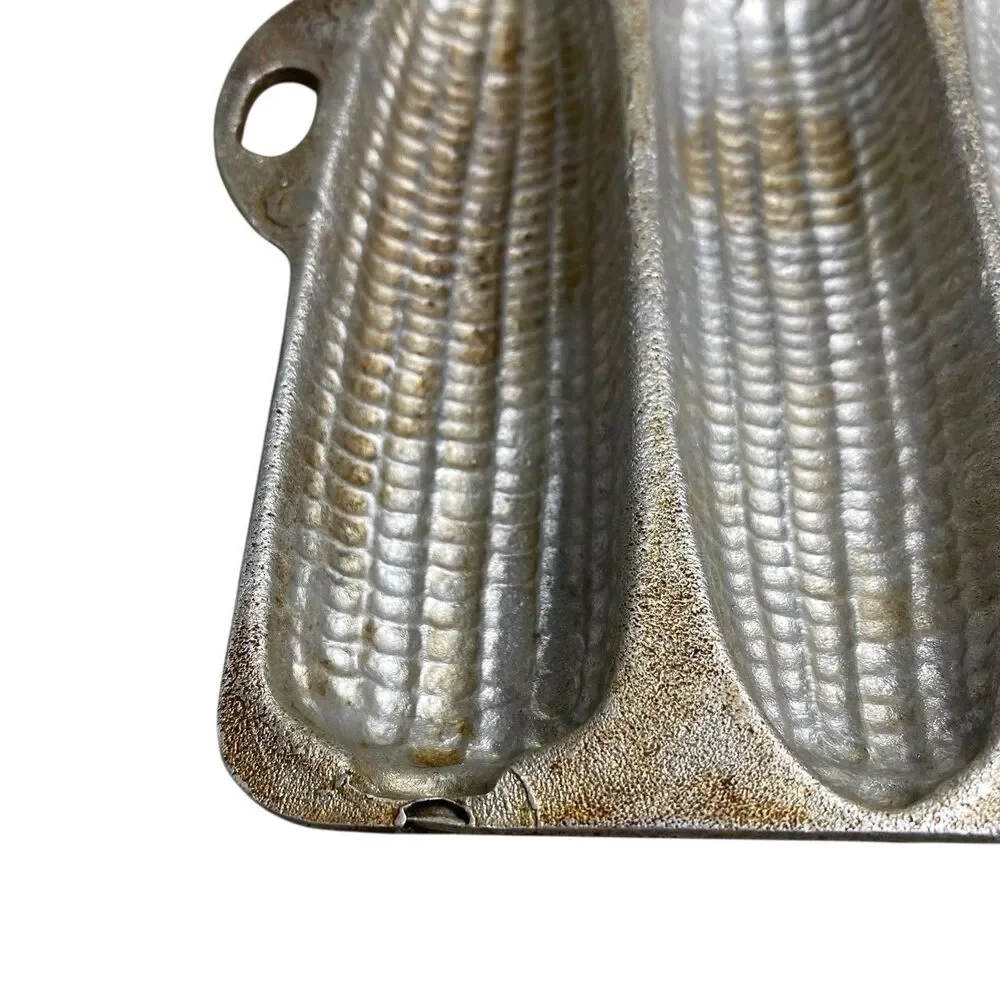 Vtg CAST ALUMINUM Cornbread Pan 9 Ear Corn Cob Stick Unmarked Muffin Pan Mold